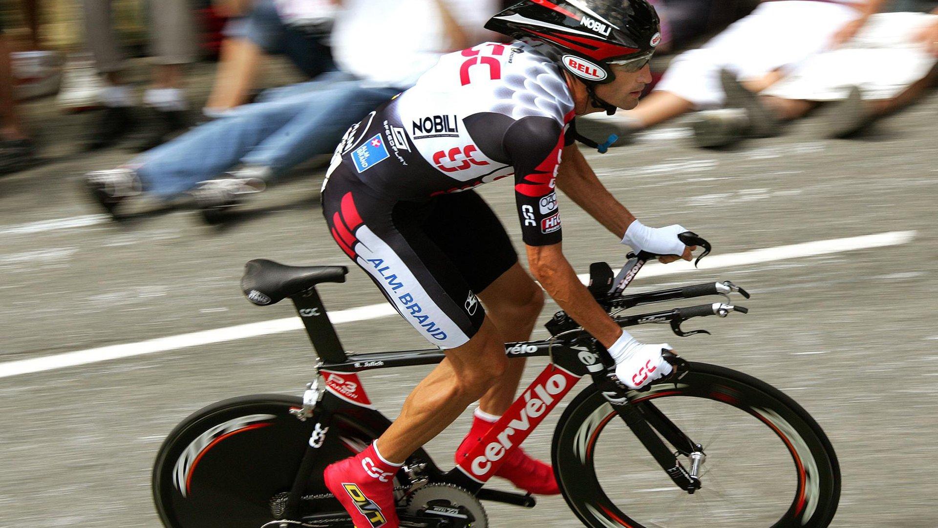 百米飞人巅峰对决 新星闪耀打破纪录【kaiyun】